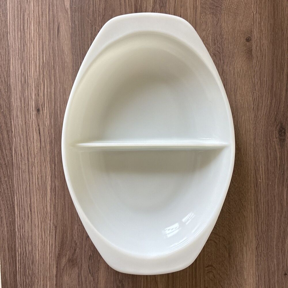 Vintage Pyrex 1063 1 & ½ Quart White Ovenware Divided Split Casserole Dish, USA